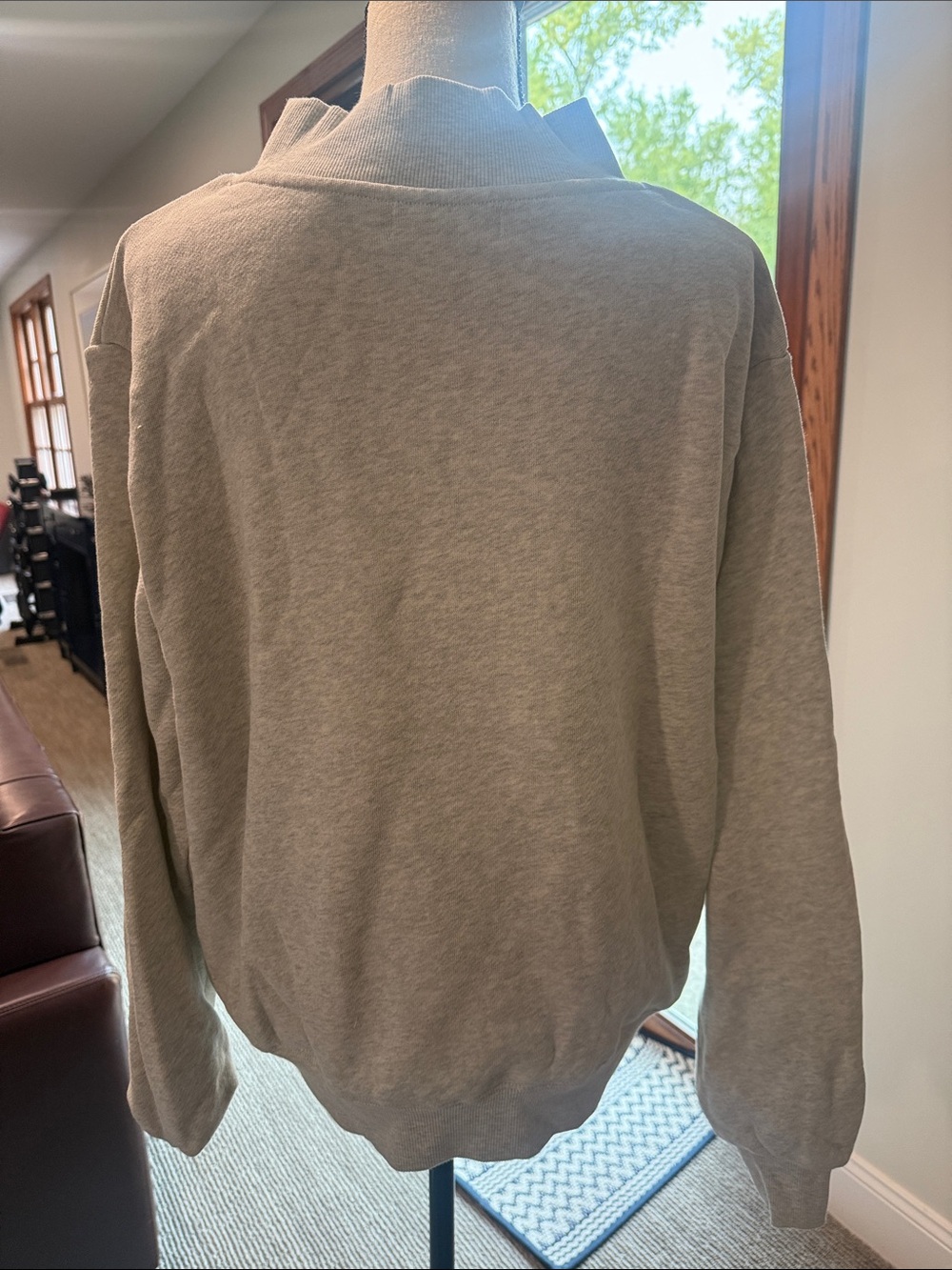 S/M “Martha’s Vineyard” Parke Graphic Crewneck Sweater - Light Gray -NWT - Picture 4 of 5
